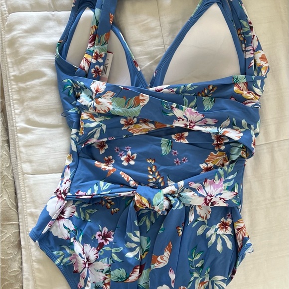 NEW GORGEOUS ONE-PIECE SWIMSUIT - Picture 3 of 11
